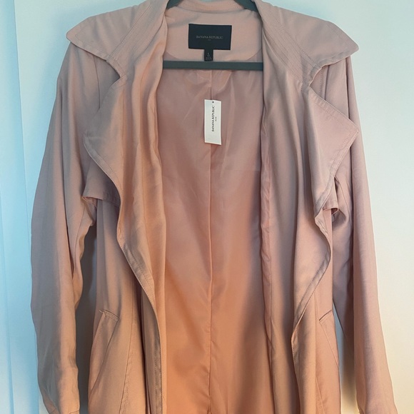 Pink belt-up trench coat - Picture 3 of 6